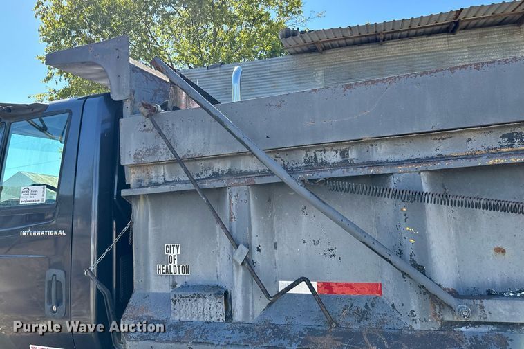 image for item DU3030 2007 International  4400 dump truck