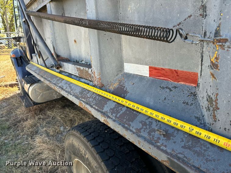 image for item DU3030 2007 International  4400 dump truck