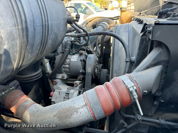 image for item DU3030 2007 International  4400 dump truck