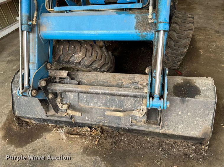 image for item DU9539 2009 LS P7010C MFWD tractor