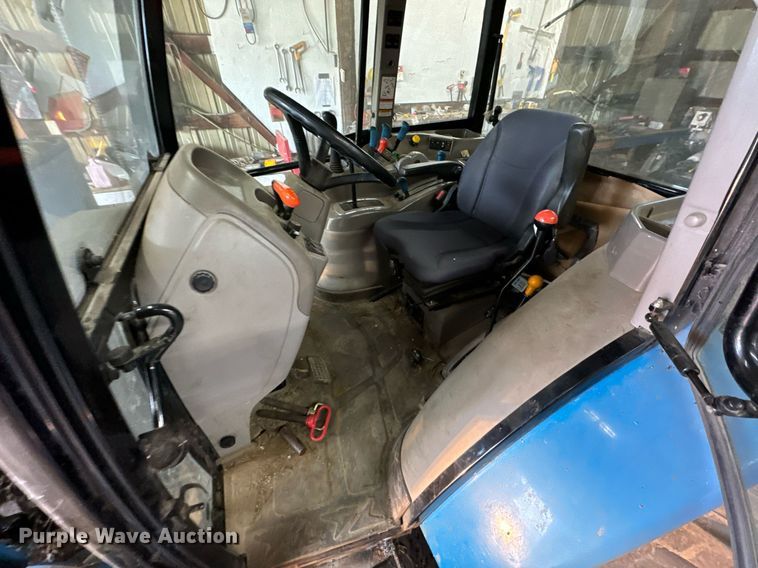 image for item DU9539 2009 LS P7010C MFWD tractor