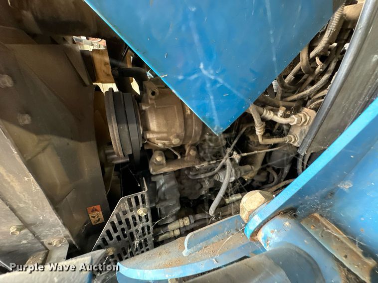 image for item DU9539 2009 LS P7010C MFWD tractor