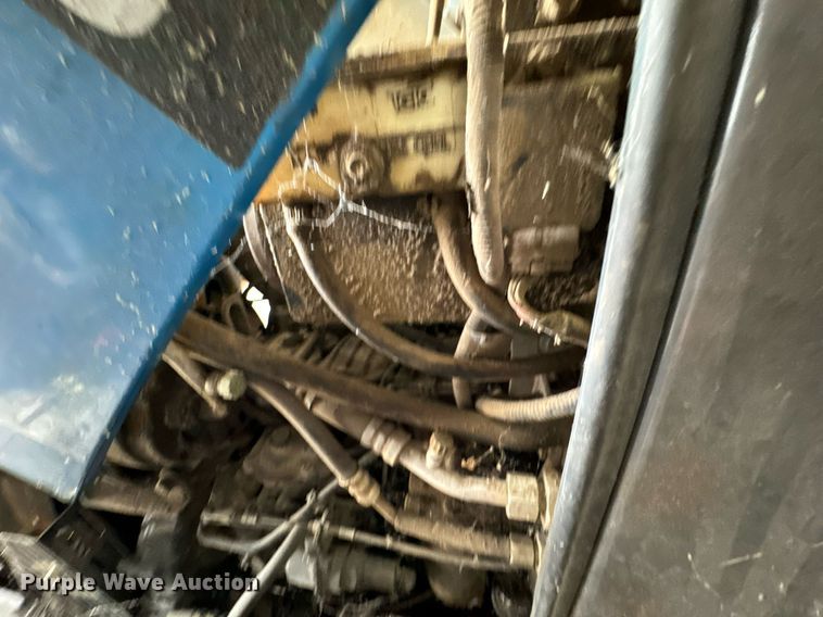 image for item DU9539 2009 LS P7010C MFWD tractor