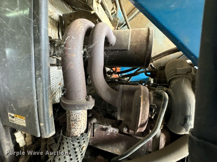 image for item DU9539 2009 LS P7010C MFWD tractor