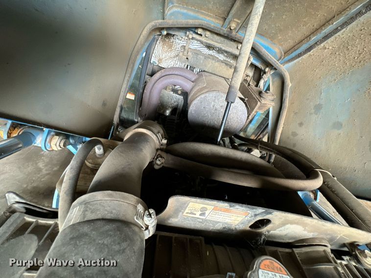 image for item DU9539 2009 LS P7010C MFWD tractor