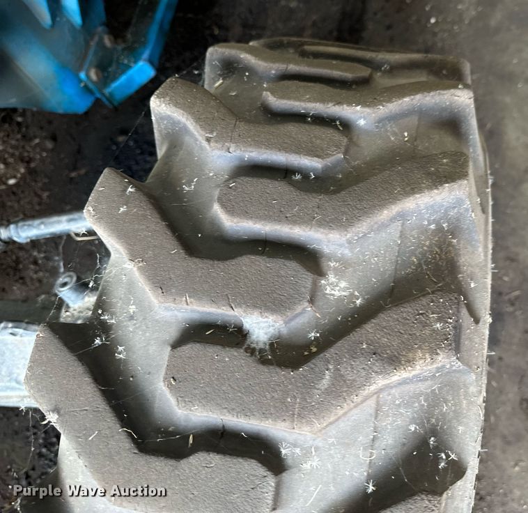 image for item DU9539 2009 LS P7010C MFWD tractor