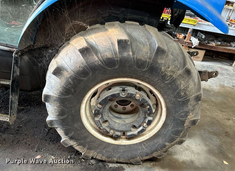 image for item DU9539 2009 LS P7010C MFWD tractor