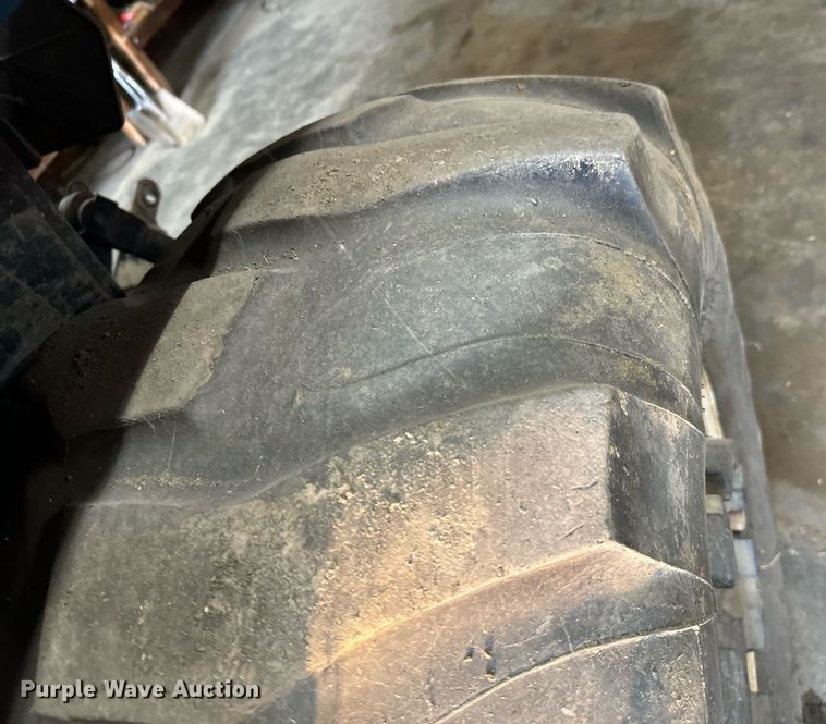 image for item DU9539 2009 LS P7010C MFWD tractor