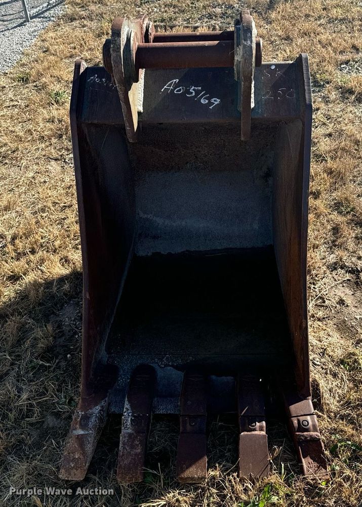 image for item DU9548 CP bucket