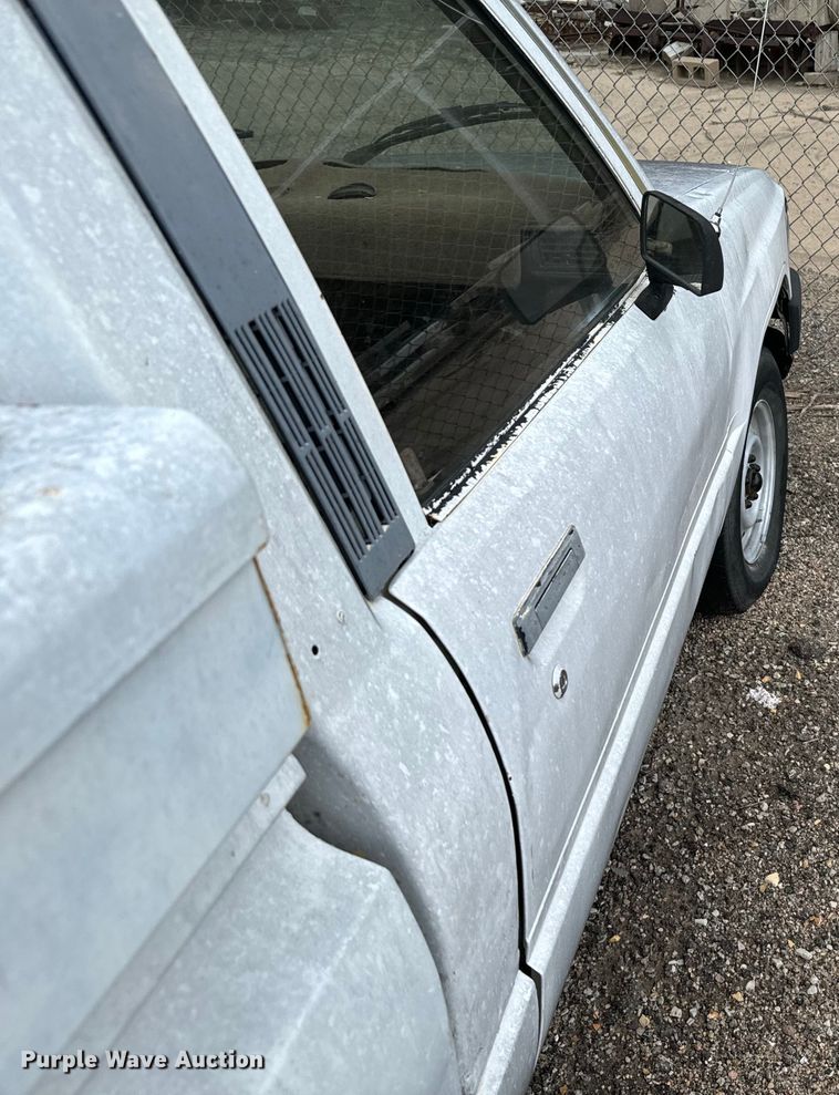 image for item DV2754 1986 Toyota  pickup truck