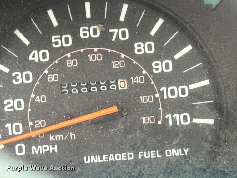 image for item DV2754 1986 Toyota  pickup truck