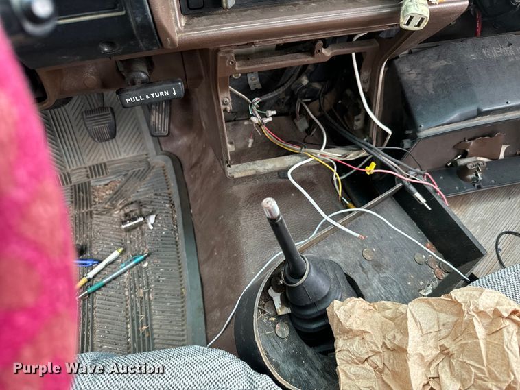 image for item DV2754 1986 Toyota  pickup truck