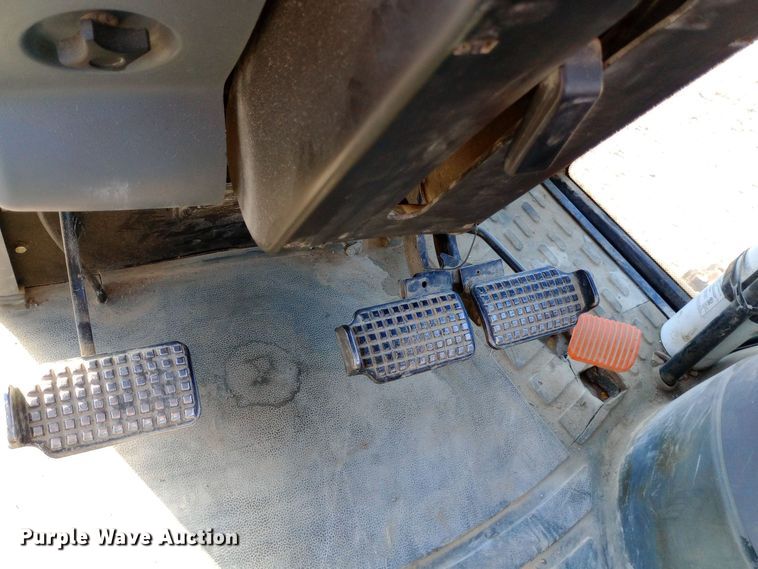 image for item DW0837 New Holland TS90 tractor