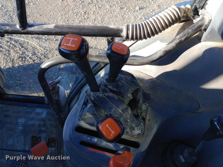 image for item DW0837 New Holland TS90 tractor