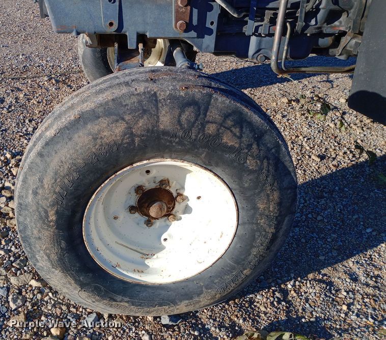 image for item DW0837 New Holland TS90 tractor