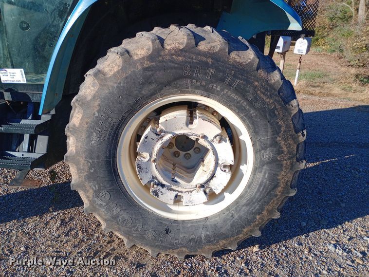 image for item DW0837 New Holland TS90 tractor