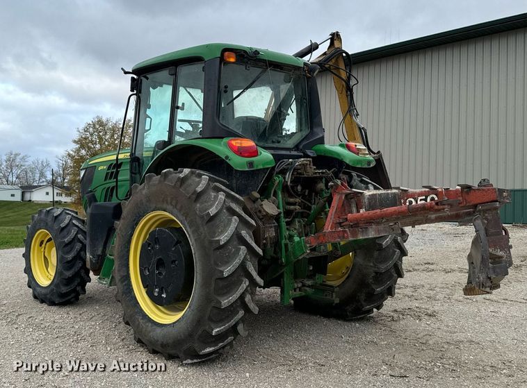 image for item DW2372 2013 John Deere 6115M MFWD tractor