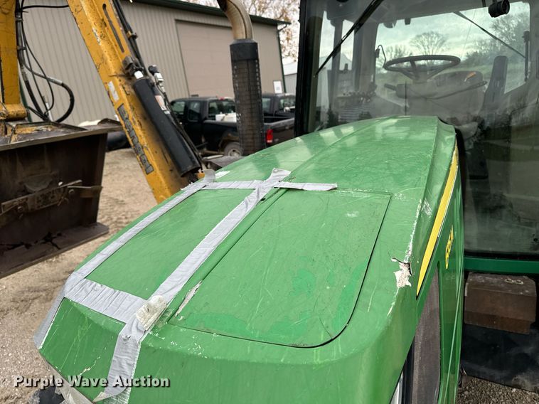 image for item DW2372 2013 John Deere 6115M MFWD tractor