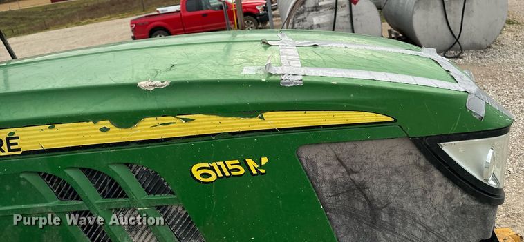 image for item DW2372 2013 John Deere 6115M MFWD tractor