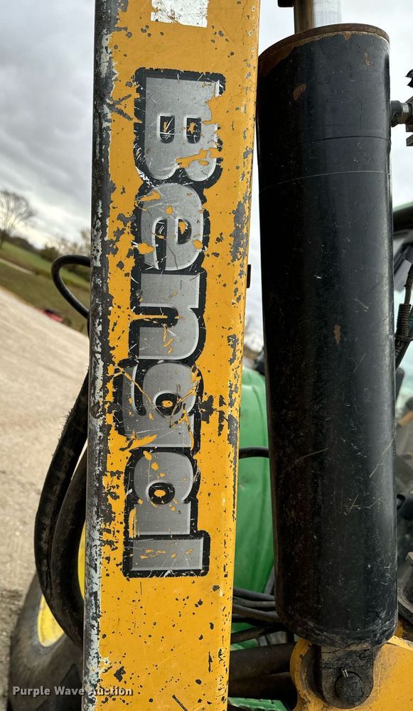 image for item DW2372 2013 John Deere 6115M MFWD tractor