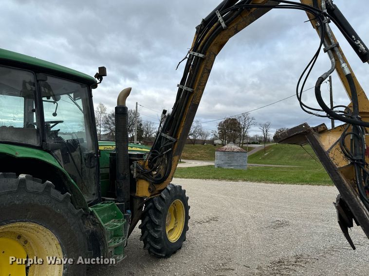 image for item DW2372 2013 John Deere 6115M MFWD tractor