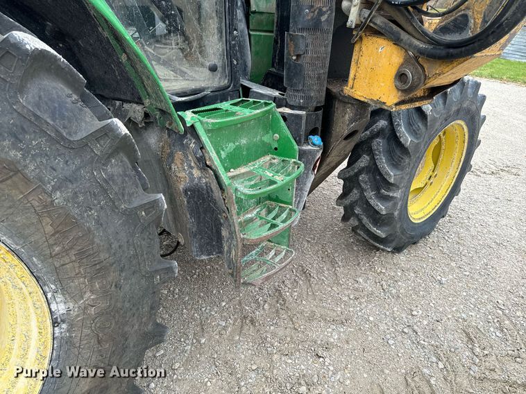 image for item DW2372 2013 John Deere 6115M MFWD tractor