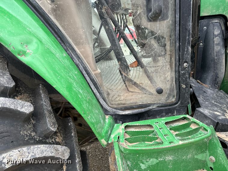 image for item DW2372 2013 John Deere 6115M MFWD tractor