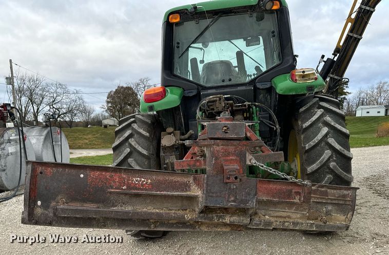 image for item DW2372 2013 John Deere 6115M MFWD tractor