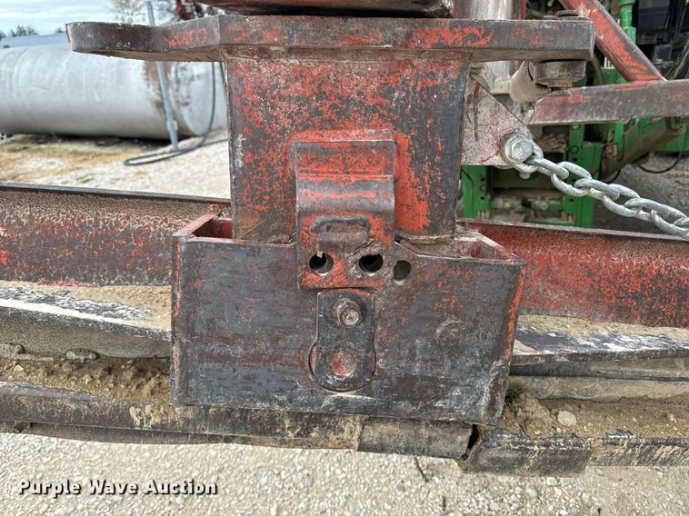 image for item DW2372 2013 John Deere 6115M MFWD tractor