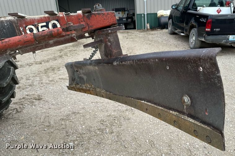 image for item DW2372 2013 John Deere 6115M MFWD tractor