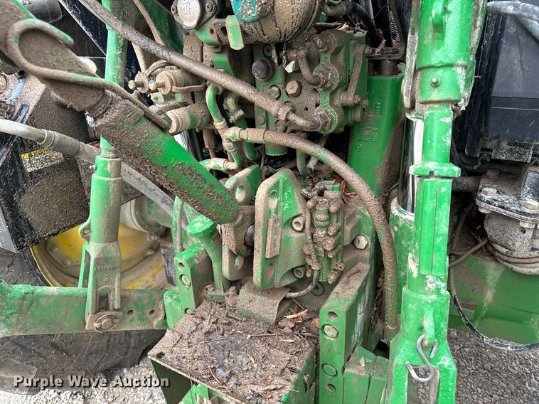image for item DW2372 2013 John Deere 6115M MFWD tractor