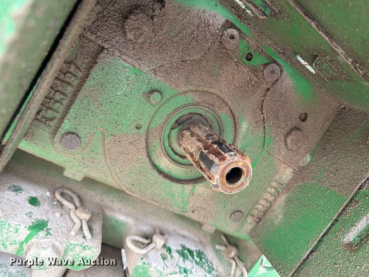 image for item DW2372 2013 John Deere 6115M MFWD tractor