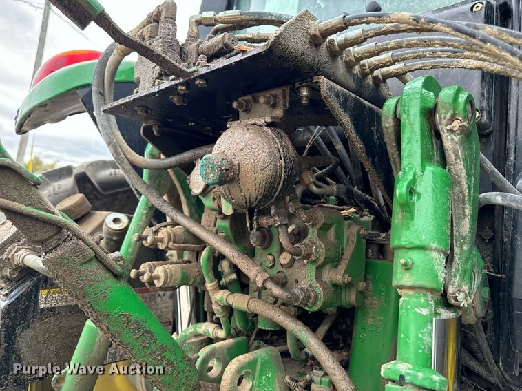 image for item DW2372 2013 John Deere 6115M MFWD tractor