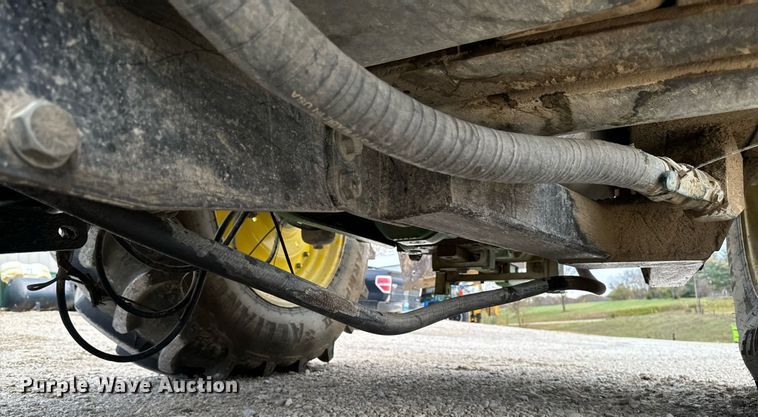 image for item DW2372 2013 John Deere 6115M MFWD tractor