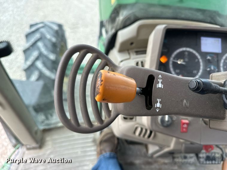 image for item DW2372 2013 John Deere 6115M MFWD tractor