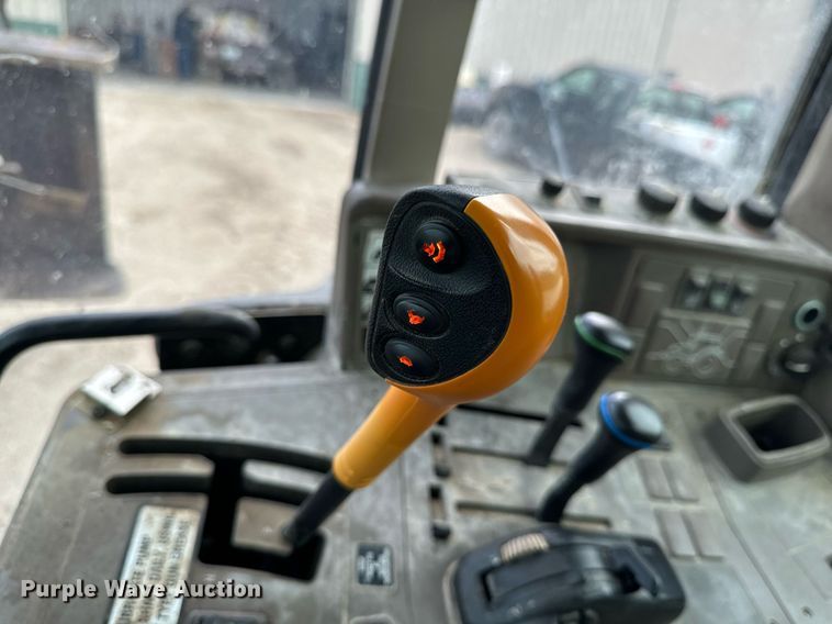 image for item DW2372 2013 John Deere 6115M MFWD tractor