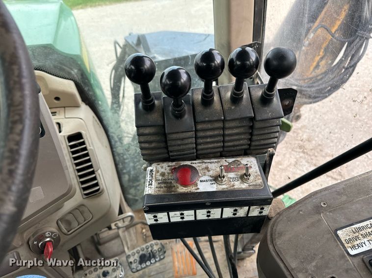 image for item DW2372 2013 John Deere 6115M MFWD tractor