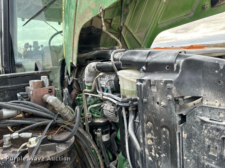 image for item DW2372 2013 John Deere 6115M MFWD tractor