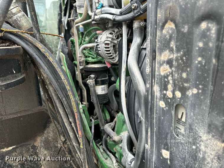 image for item DW2372 2013 John Deere 6115M MFWD tractor