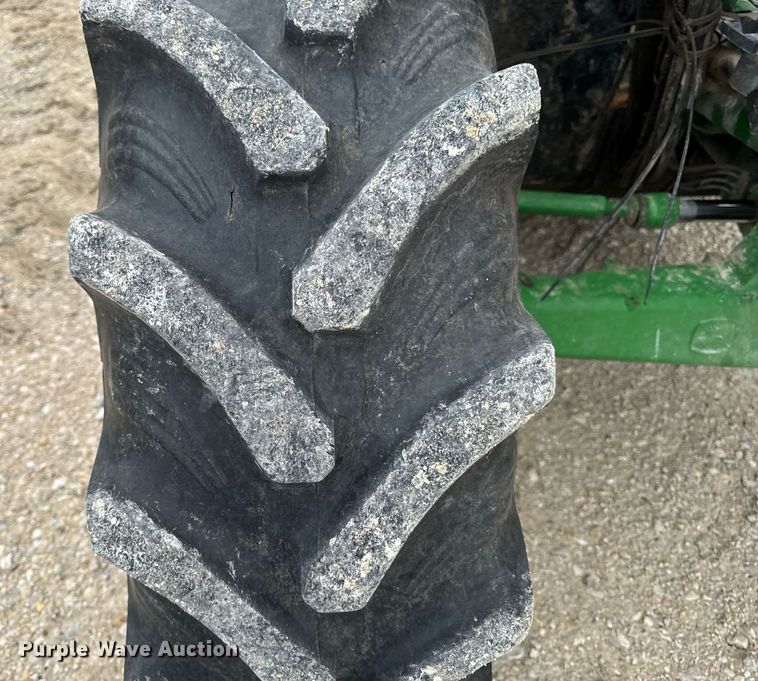 image for item DW2372 2013 John Deere 6115M MFWD tractor