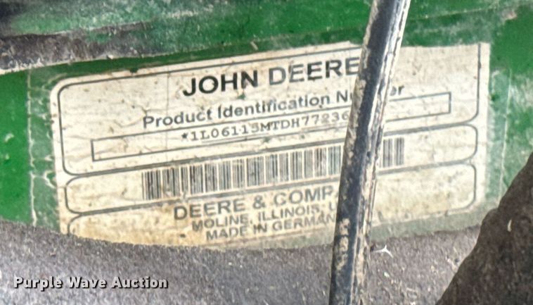 image for item DW2372 2013 John Deere 6115M MFWD tractor