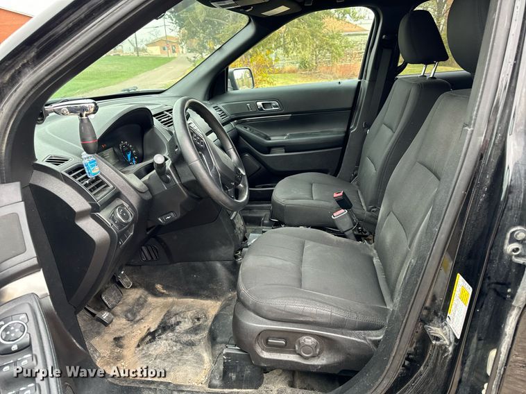 image for item DW2373 2017 Ford Explorer Police Interceptor SUV