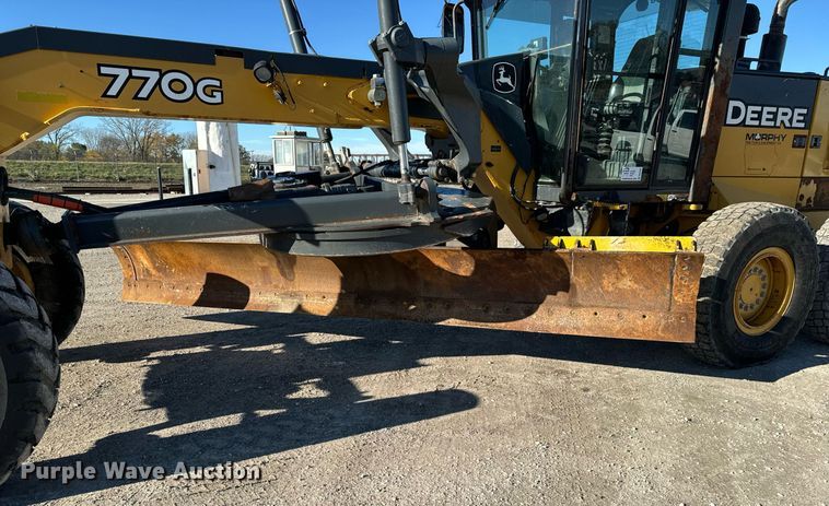 image for item DW2402 2010 John Deere 770G motor grader