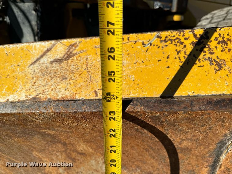 image for item DW2402 2010 John Deere 770G motor grader