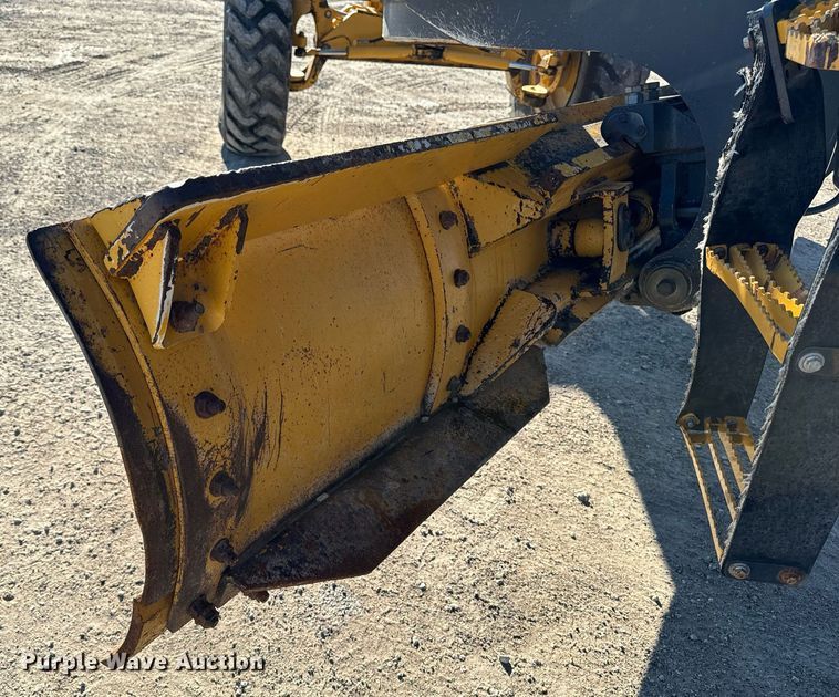 image for item DW2402 2010 John Deere 770G motor grader