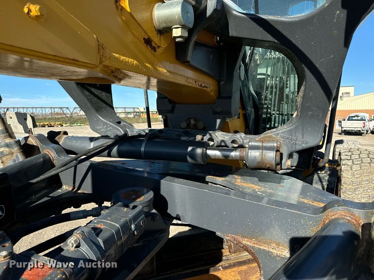 image for item DW2402 2010 John Deere 770G motor grader