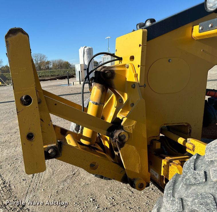 image for item DW2402 2010 John Deere 770G motor grader