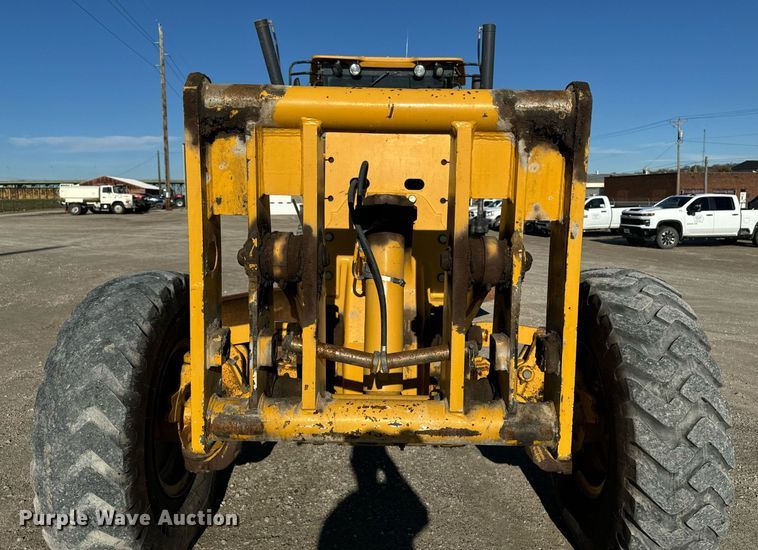 image for item DW2402 2010 John Deere 770G motor grader