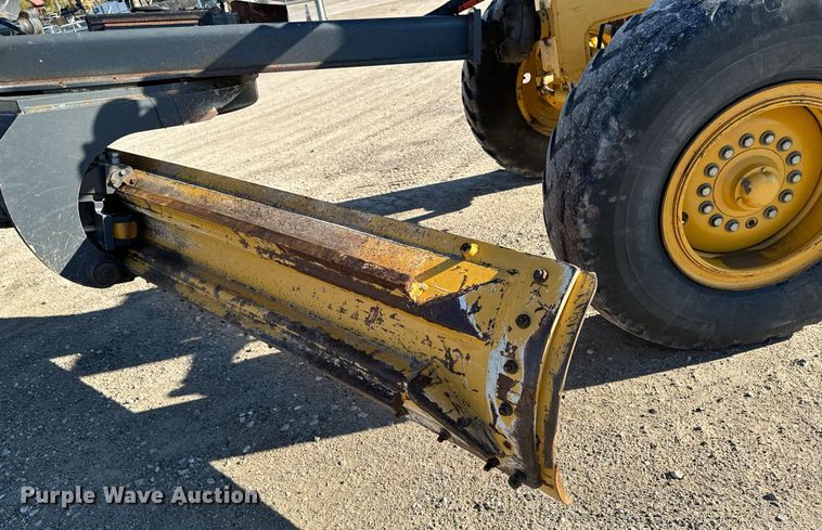 image for item DW2402 2010 John Deere 770G motor grader