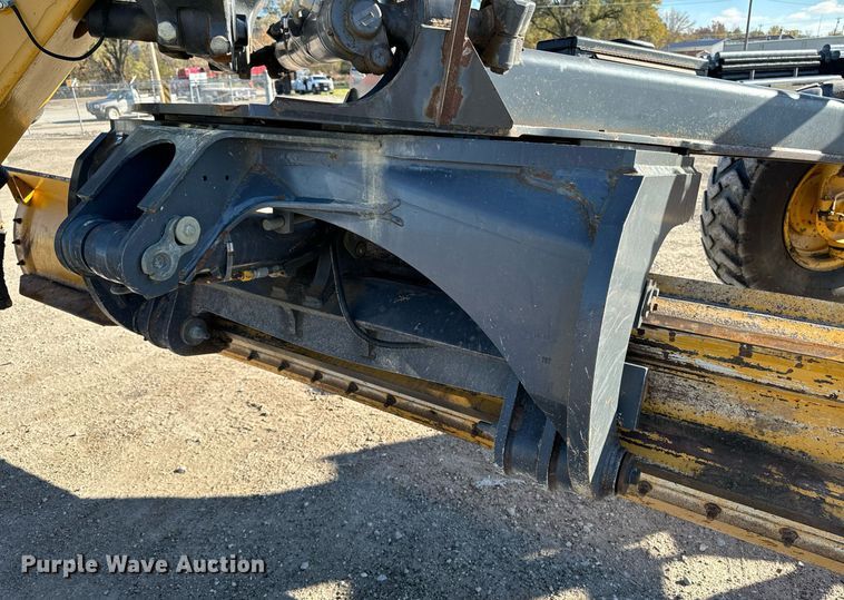 image for item DW2402 2010 John Deere 770G motor grader